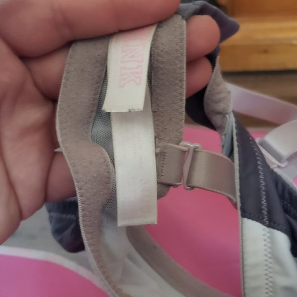 Victoria's Secret Pink Bra 34DD - Picture 4 of 4